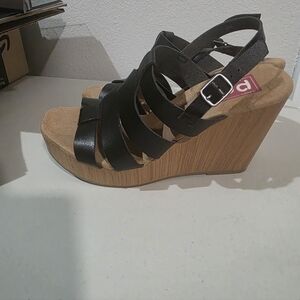 Pop Black and Brown Platform Sandals Size 8M